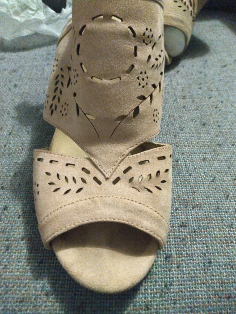 Size 9 Women's Block Heel Sandals with Ankle Strap Euc - Picture 5 of 10